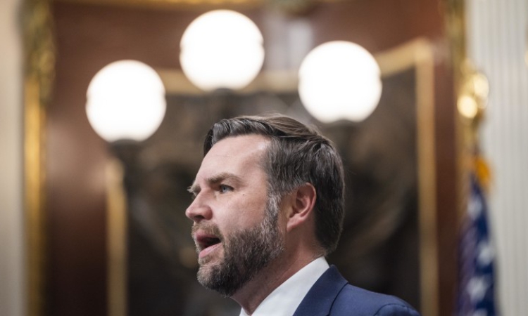 Вицепрезидентът: Тръмп иска войната между Русия и Украйна да приключи